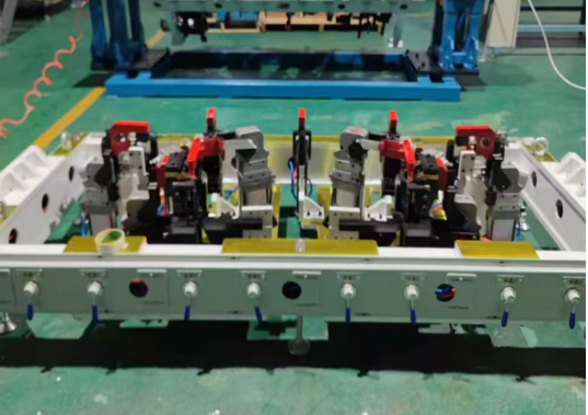 自动化焊接夹具案例5