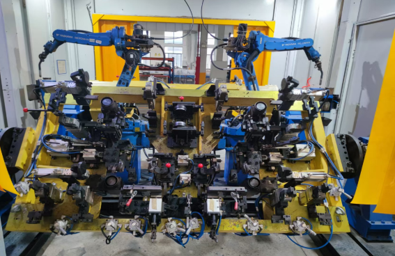 弧焊双机器人工作站案例5